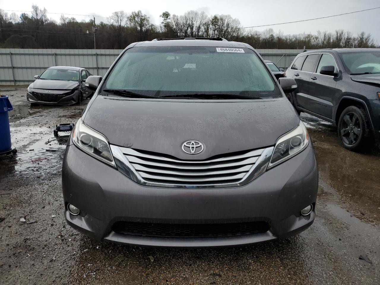 5TDYK3DC9FS627031 2015 Toyota Sienna Xle