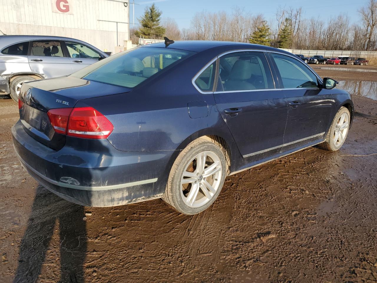 1VWCN7A32CC063889 2012 Volkswagen Passat Sel