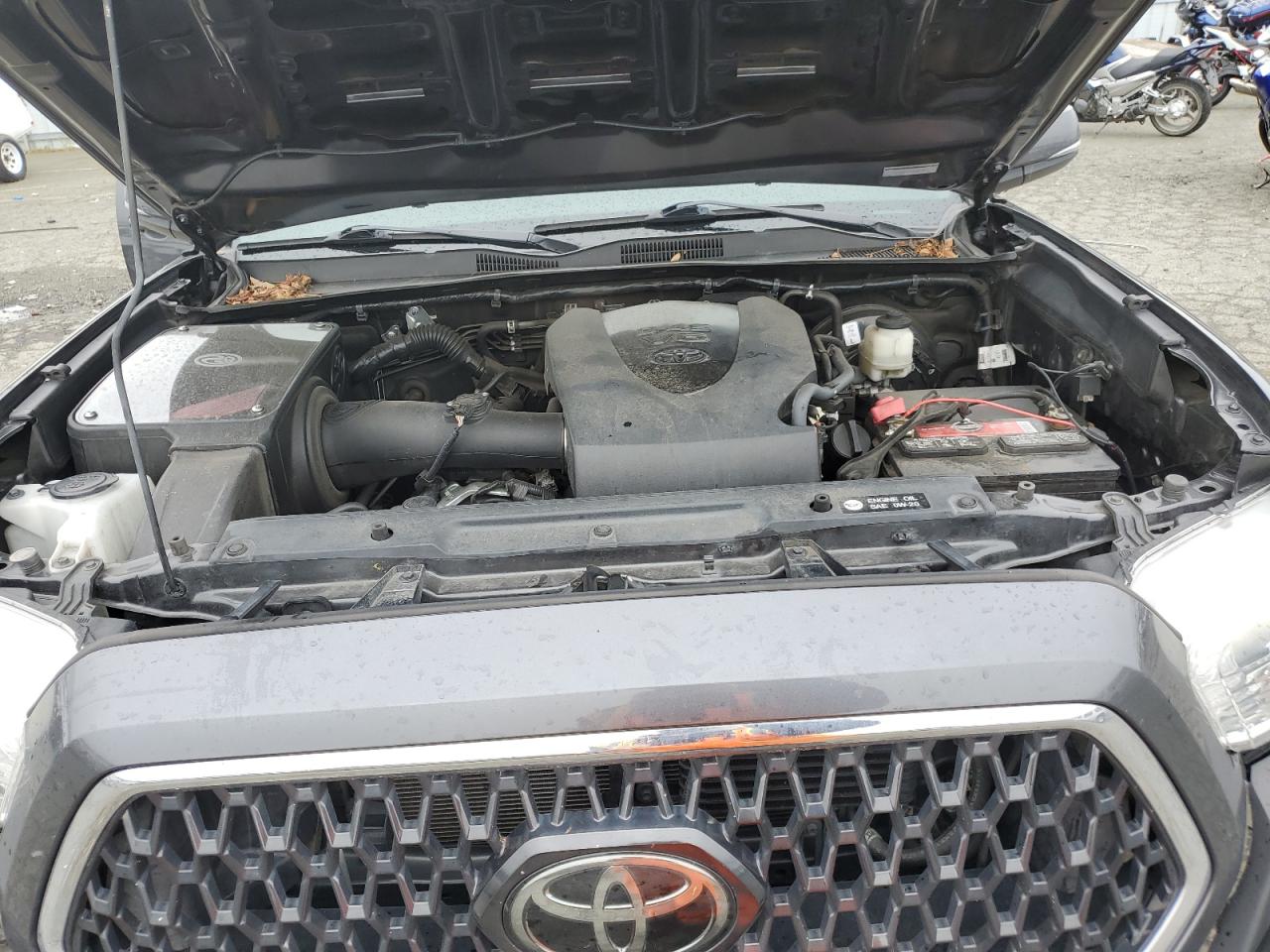 2018 Toyota Tacoma Double Cab vin: 3TMBZ5DN1JM014425