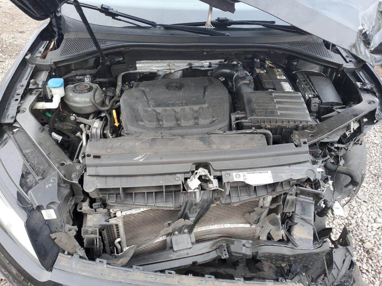 VOLKSWAGEN TIGUAN SE -