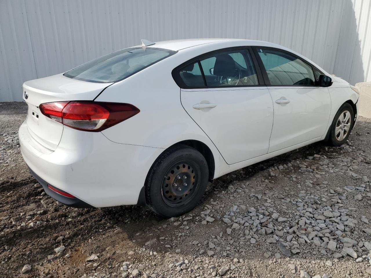 3KPFK4A72JE170389 2018 Kia Forte Lx