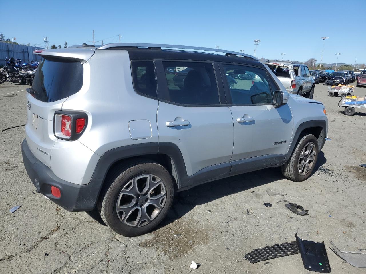 2015 Jeep Renegade Limited vin: ZACCJBDT0FPB31779