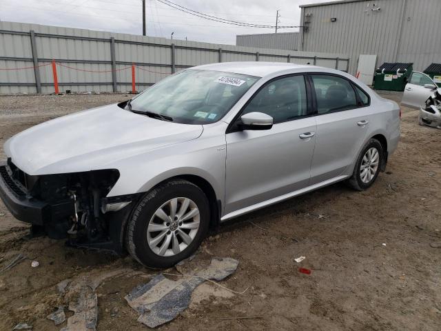 2015 VOLKSWAGEN PASSAT S - 1VWAT7A34FC050434