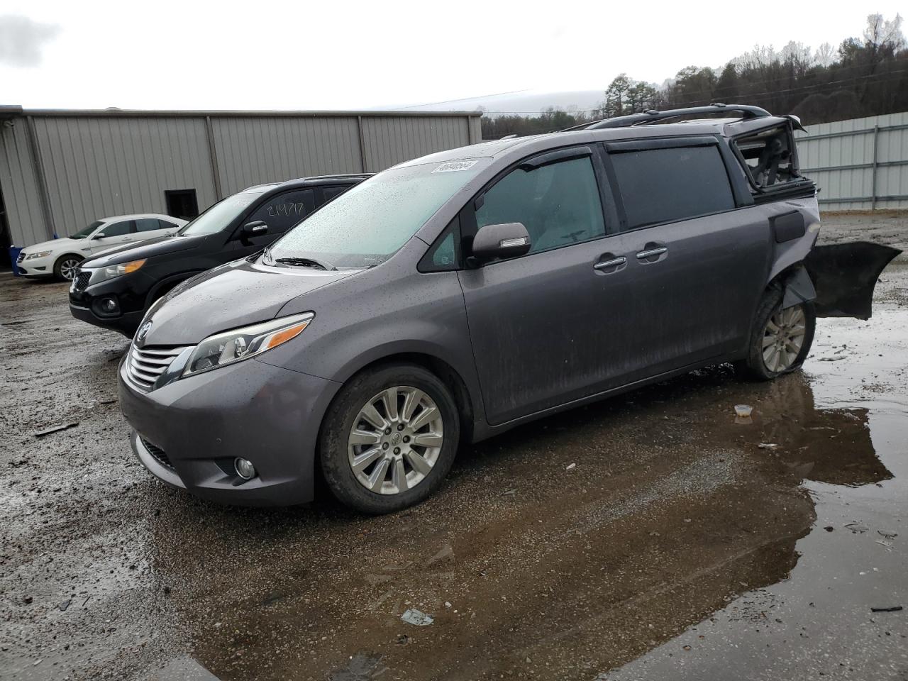 5TDYK3DC9FS627031 2015 Toyota Sienna Xle