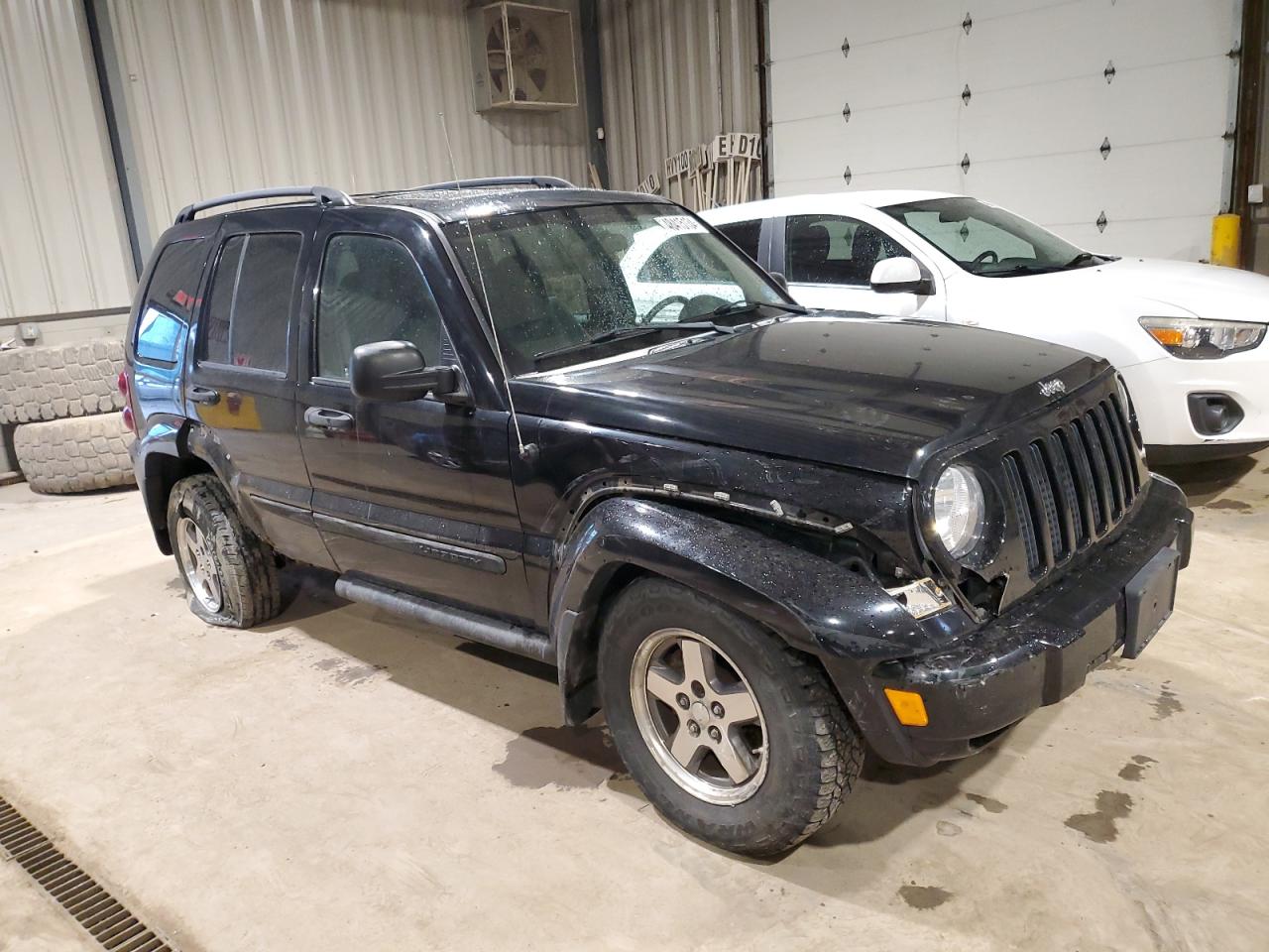 1J4GL38K45W688225 2005 Jeep Liberty Renegade