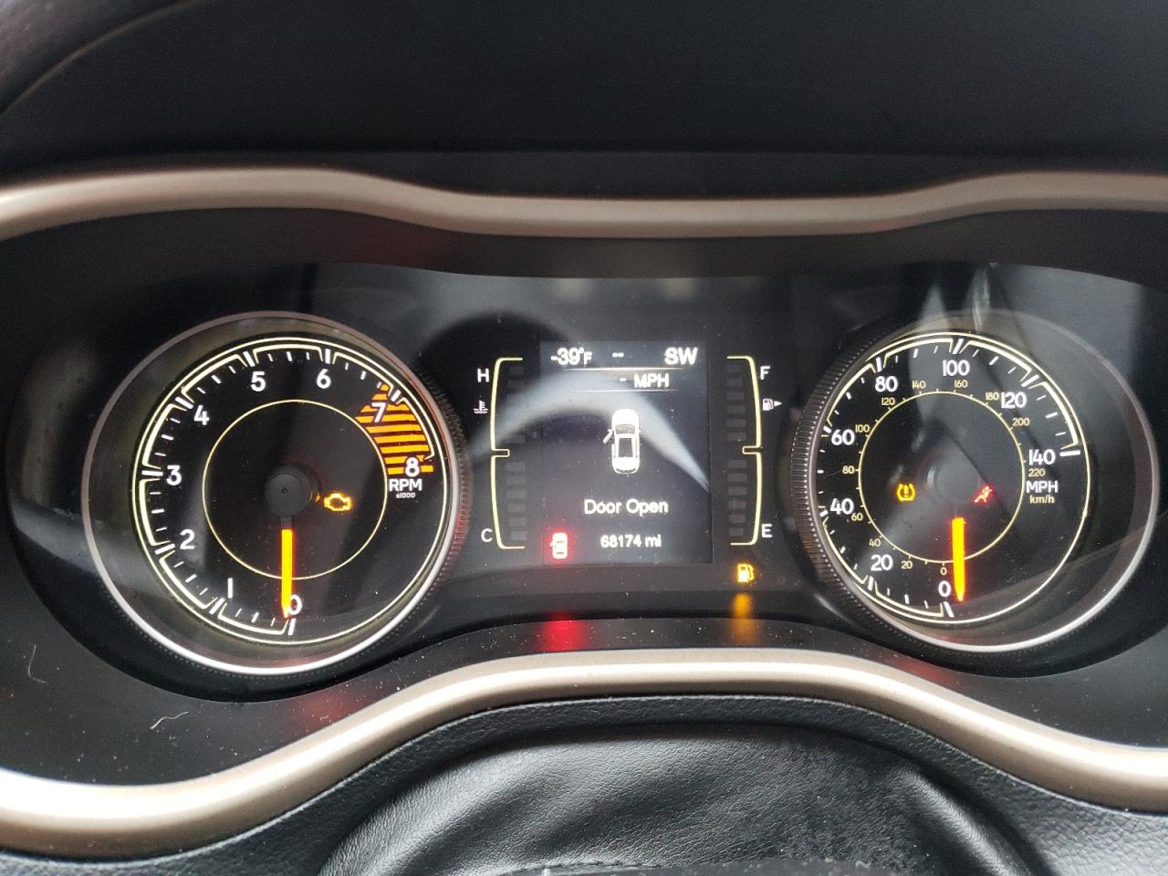 1C4PJLCX8JD527896 2018 Jeep Cherokee Latitude