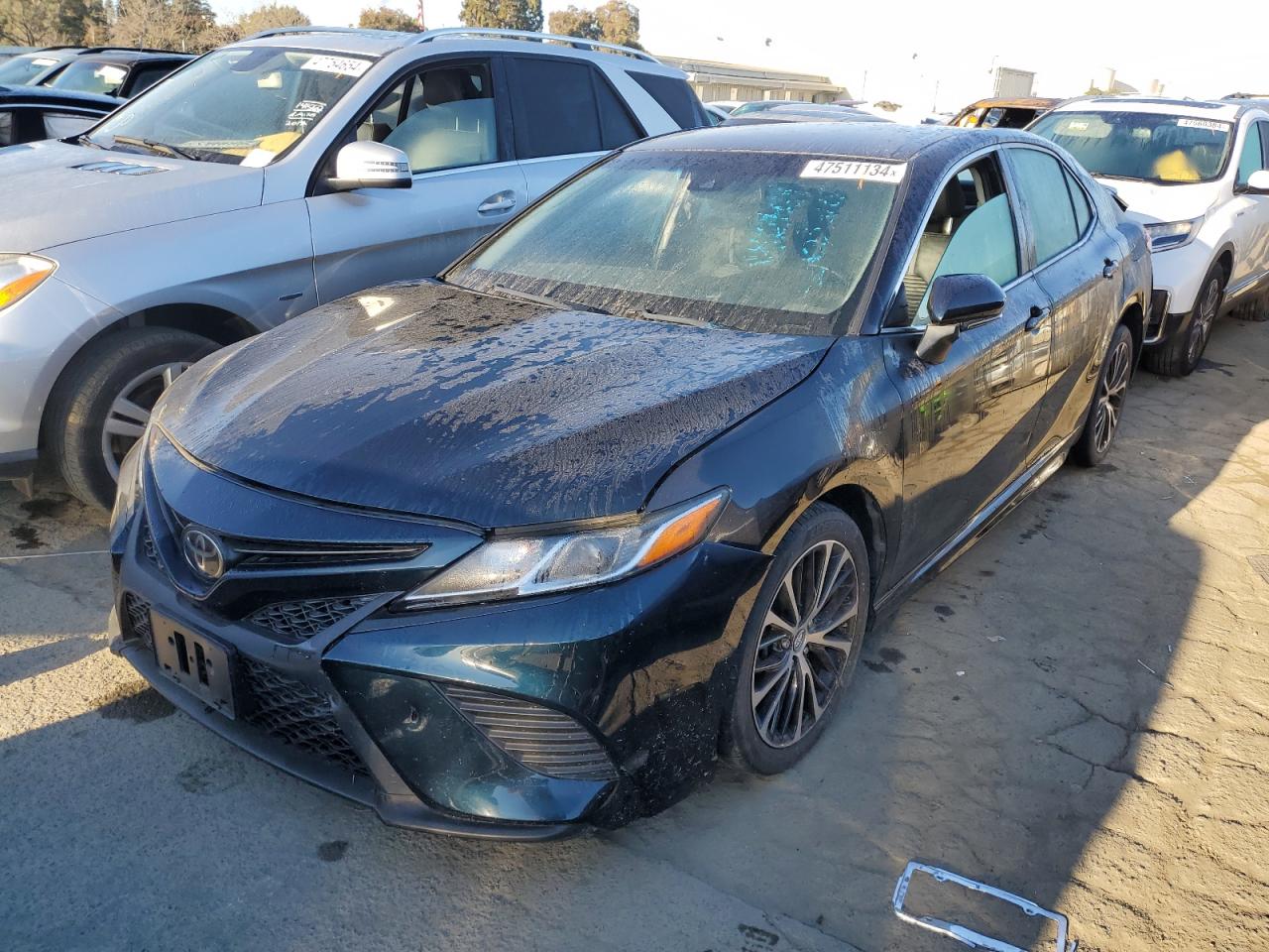 2018 Toyota Camry L vin: 4T1B11HK9JU653515