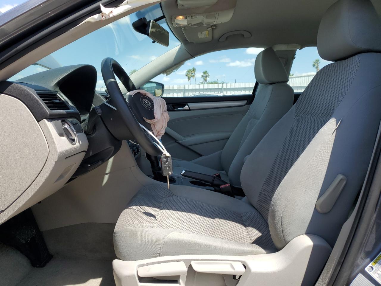 1VWAS7A33FC011949 2015 Volkswagen Passat S