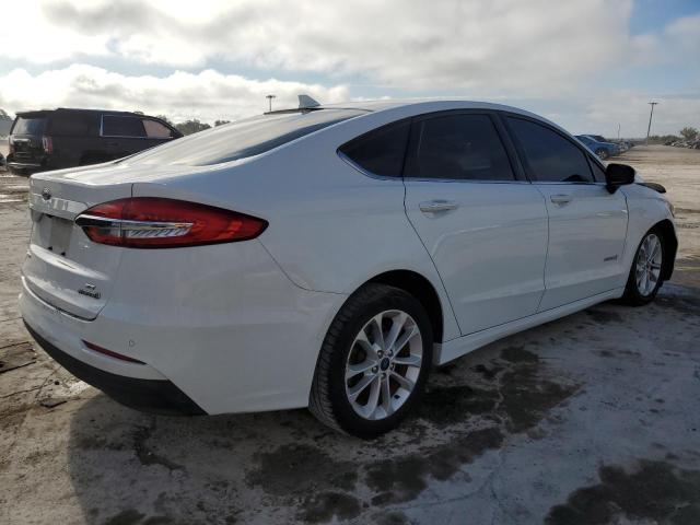 VIN 3FA6P0LU1KR262932 2019 Ford Fusion, SE no.3