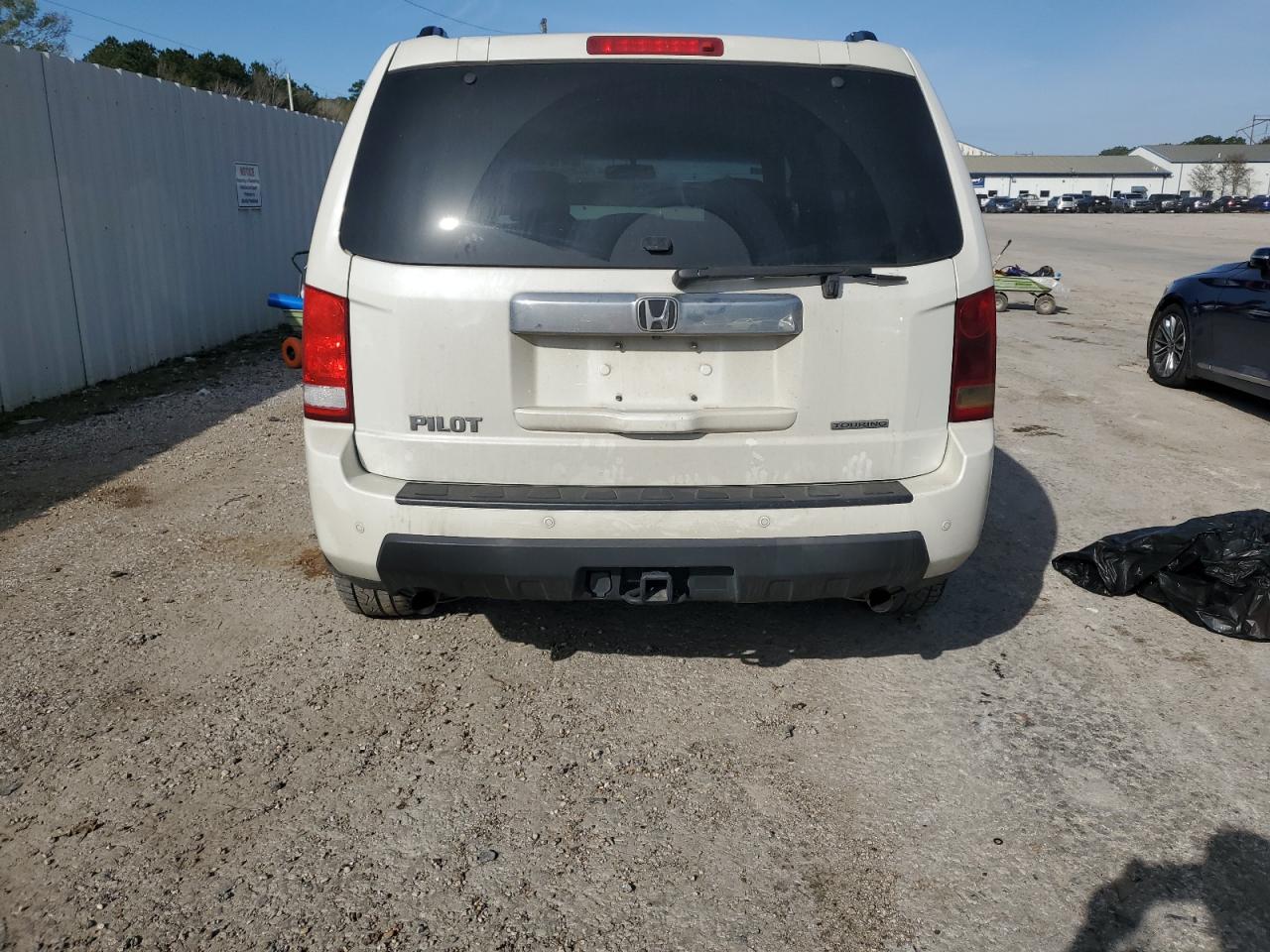 5FNYF3H90BB057101 2011 Honda Pilot Touring