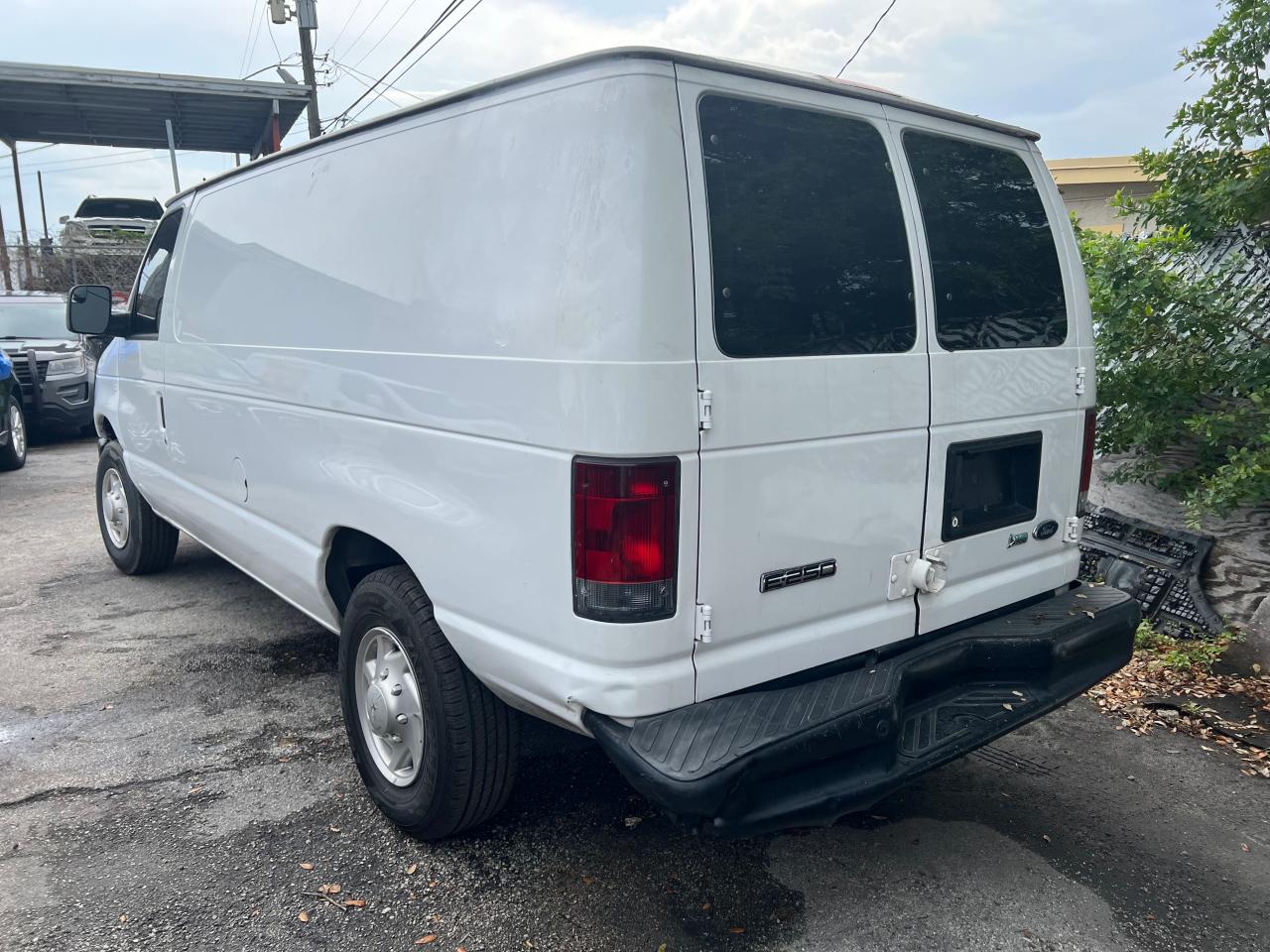 1FTNE1EW2ADA71706 2010 Ford Econoline E150 Van