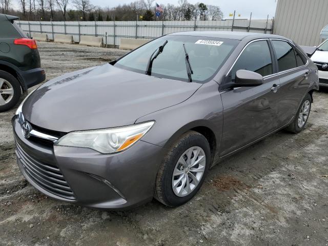 Lot #2539953206 2017 TOYOTA CAMRY LE salvage car