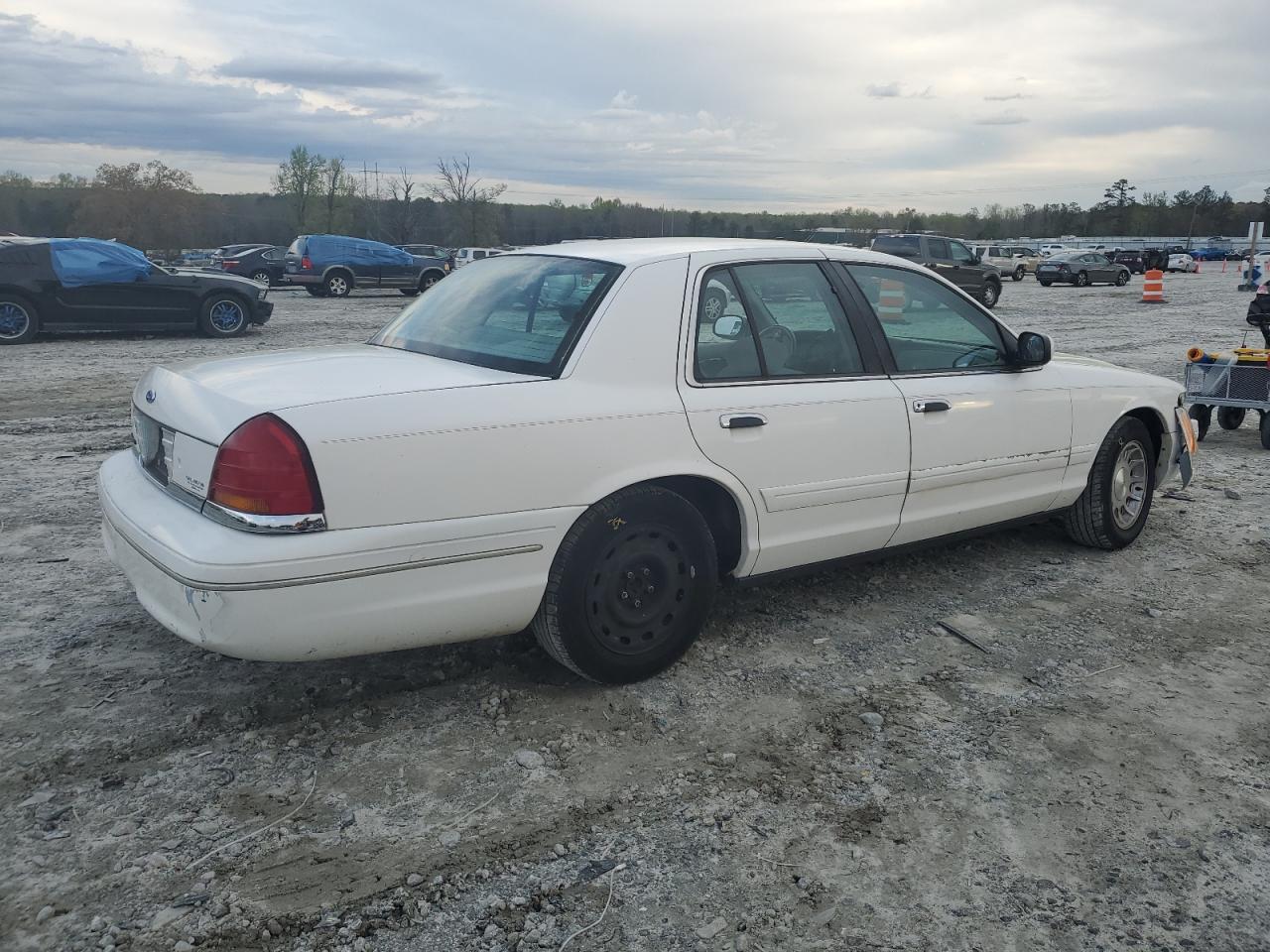 2FAFP74W8WX128435 1998 Ford Crown Victoria Lx