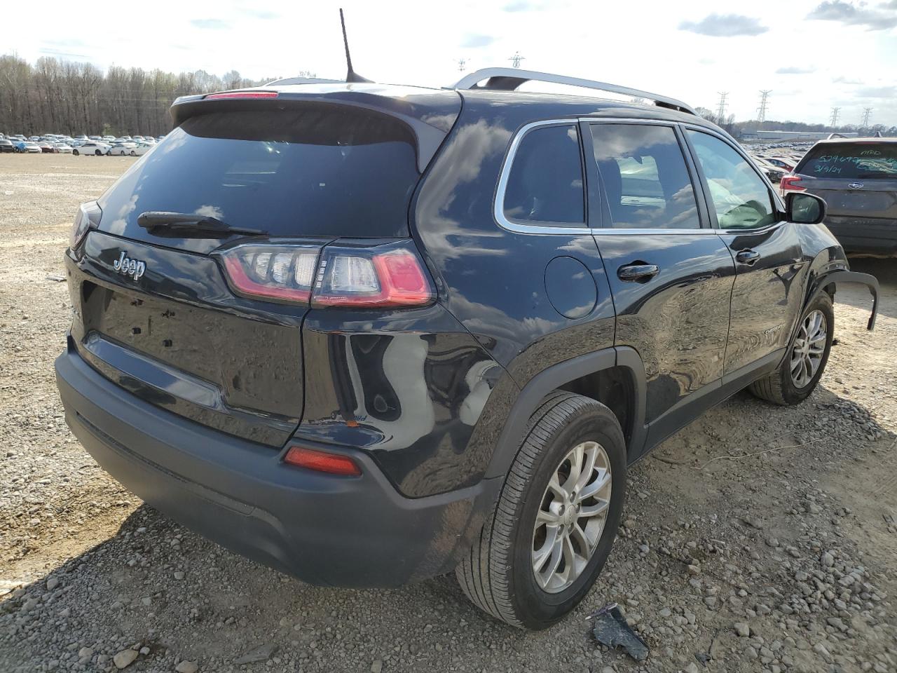1C4PJMCB0KD107254 2019 Jeep Cherokee Latitude