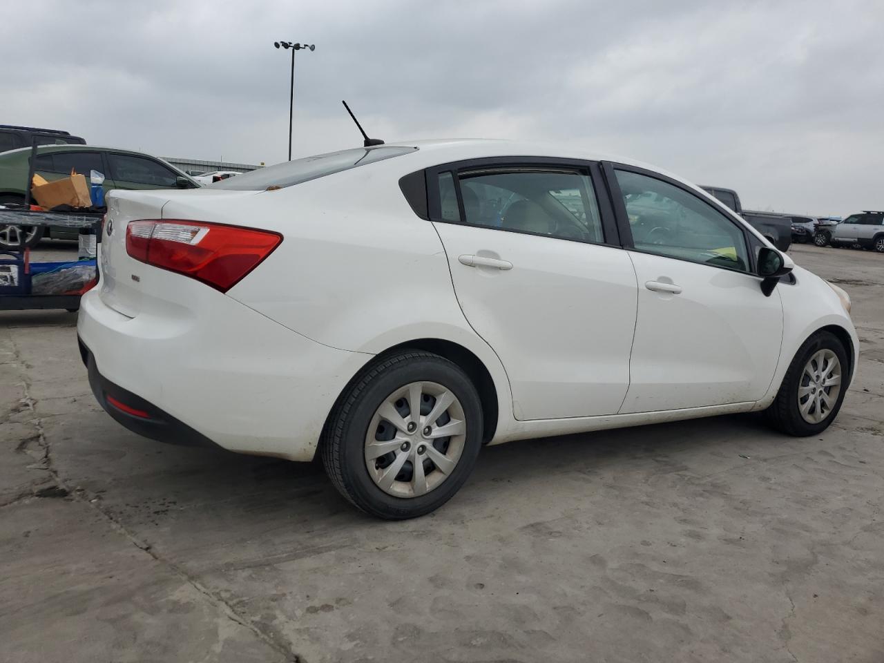 KNADM4A38D6272060 2013 Kia Rio Lx