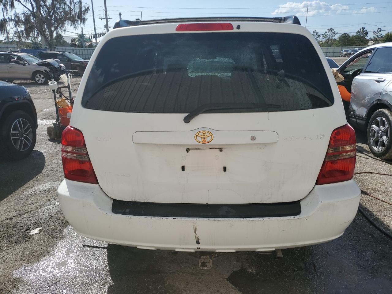 JTEHF21A810007716 2001 Toyota Highlander