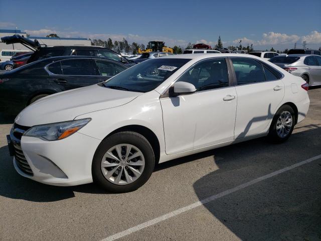 Lot #2423751309 2015 TOYOTA CAMRY LE salvage car