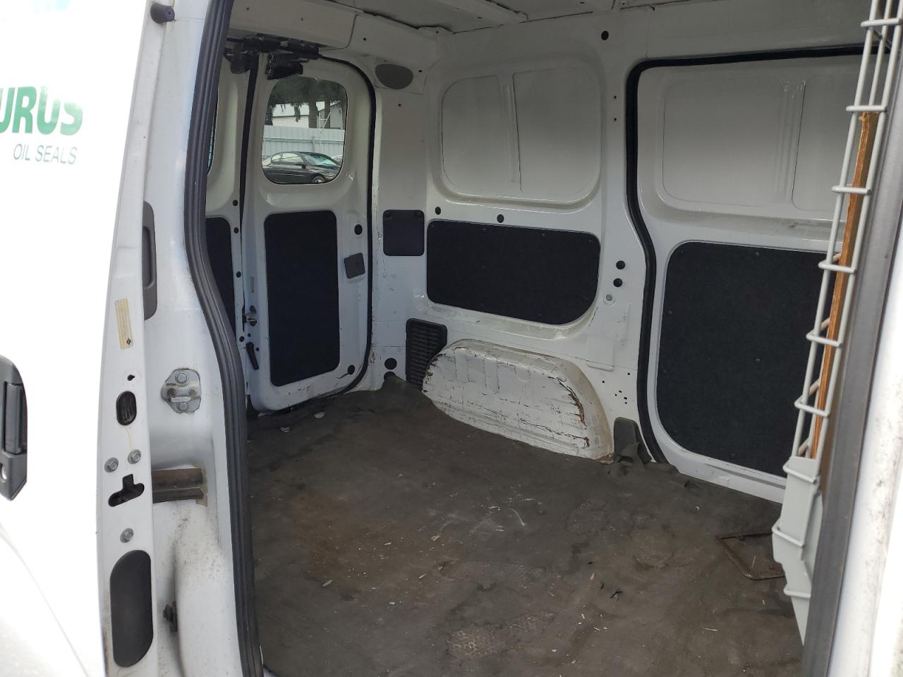 3N6CM0KN8FK730991 2015 Nissan Nv200 2.5S