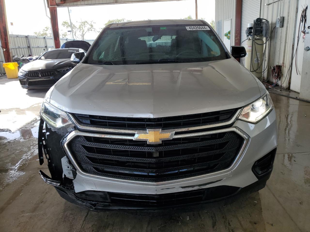 2019 Chevrolet Traverse Ls vin: 1GNERFKW4KJ278873