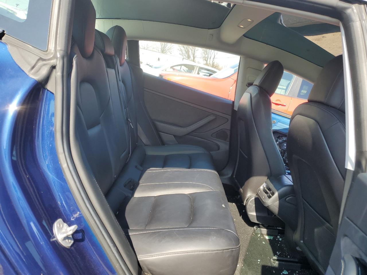 5YJ3E1EA3JF095873 2018 Tesla Model 3