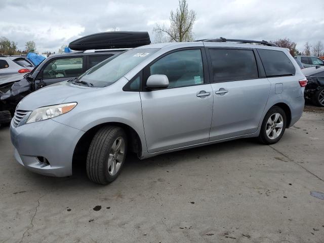Lot #2455400700 2015 TOYOTA SIENNA LE salvage car
