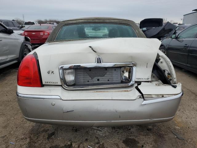 1LNHM82W83Y623777 | 2003 Lincoln town car signature