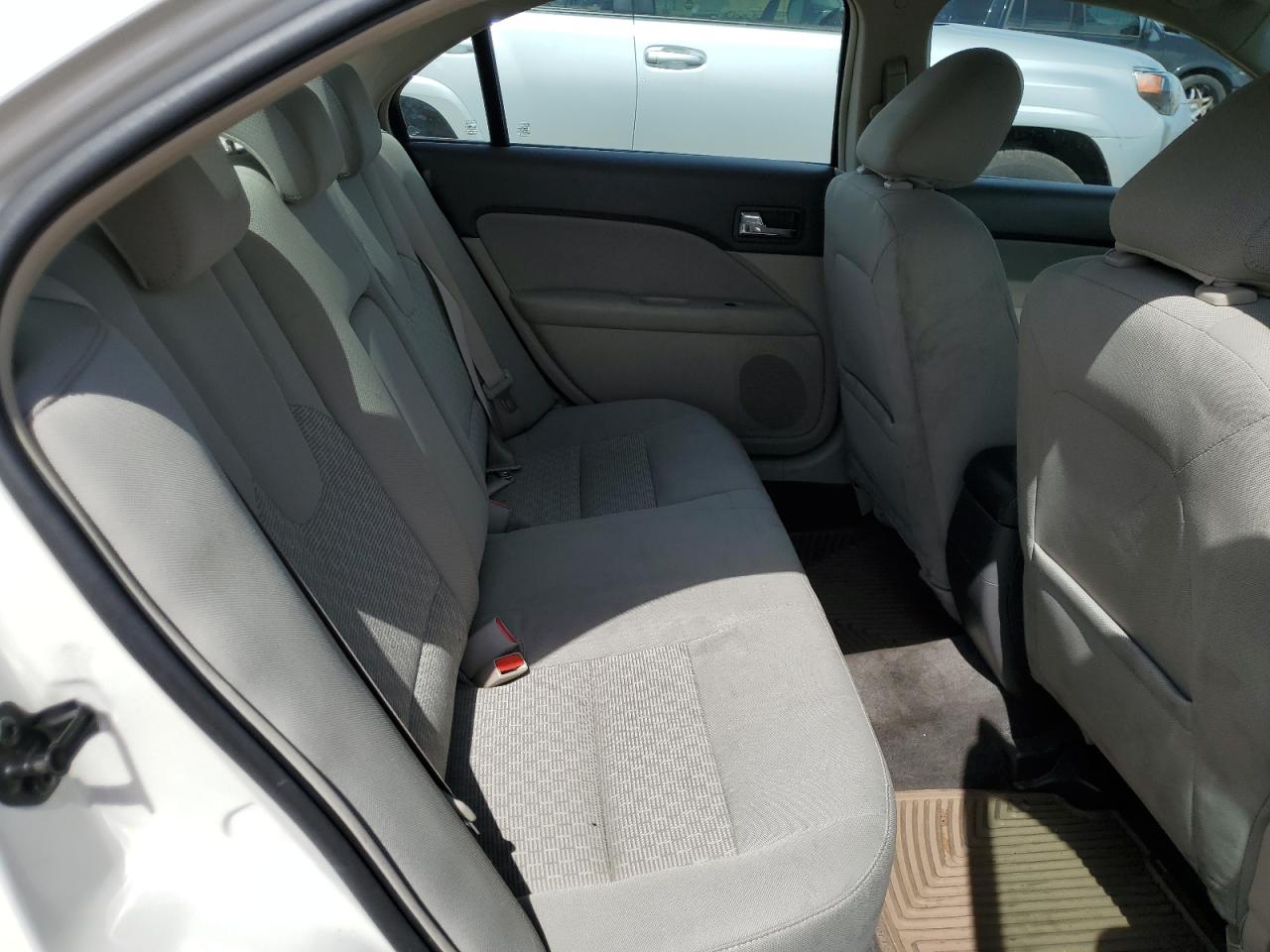 3FAHP0HA5AR273826 2010 Ford Fusion Se