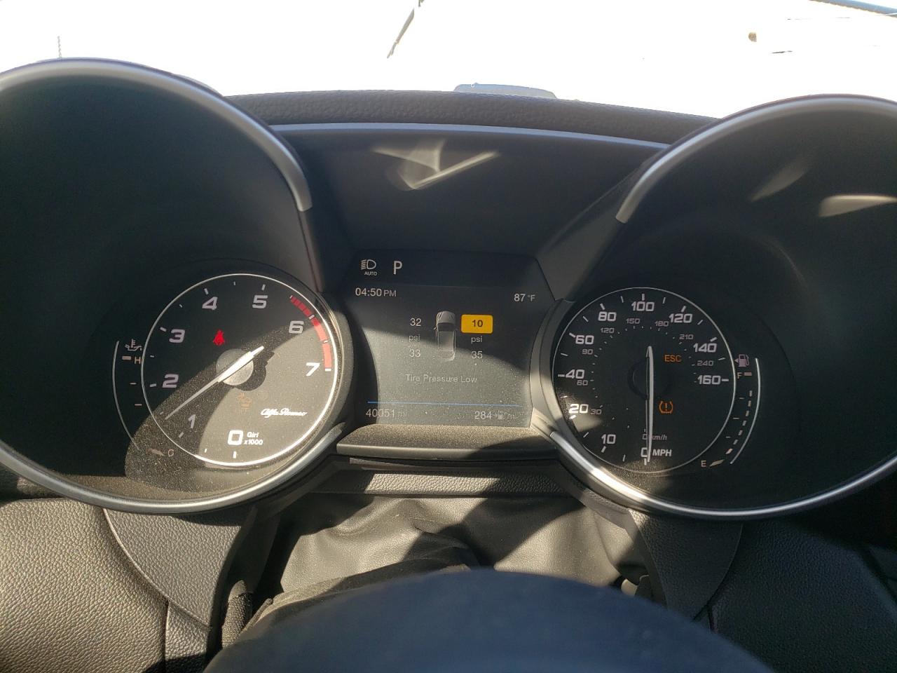 ZARFAEDN7J7595986 2018 Alfa Romeo Giulia Q4