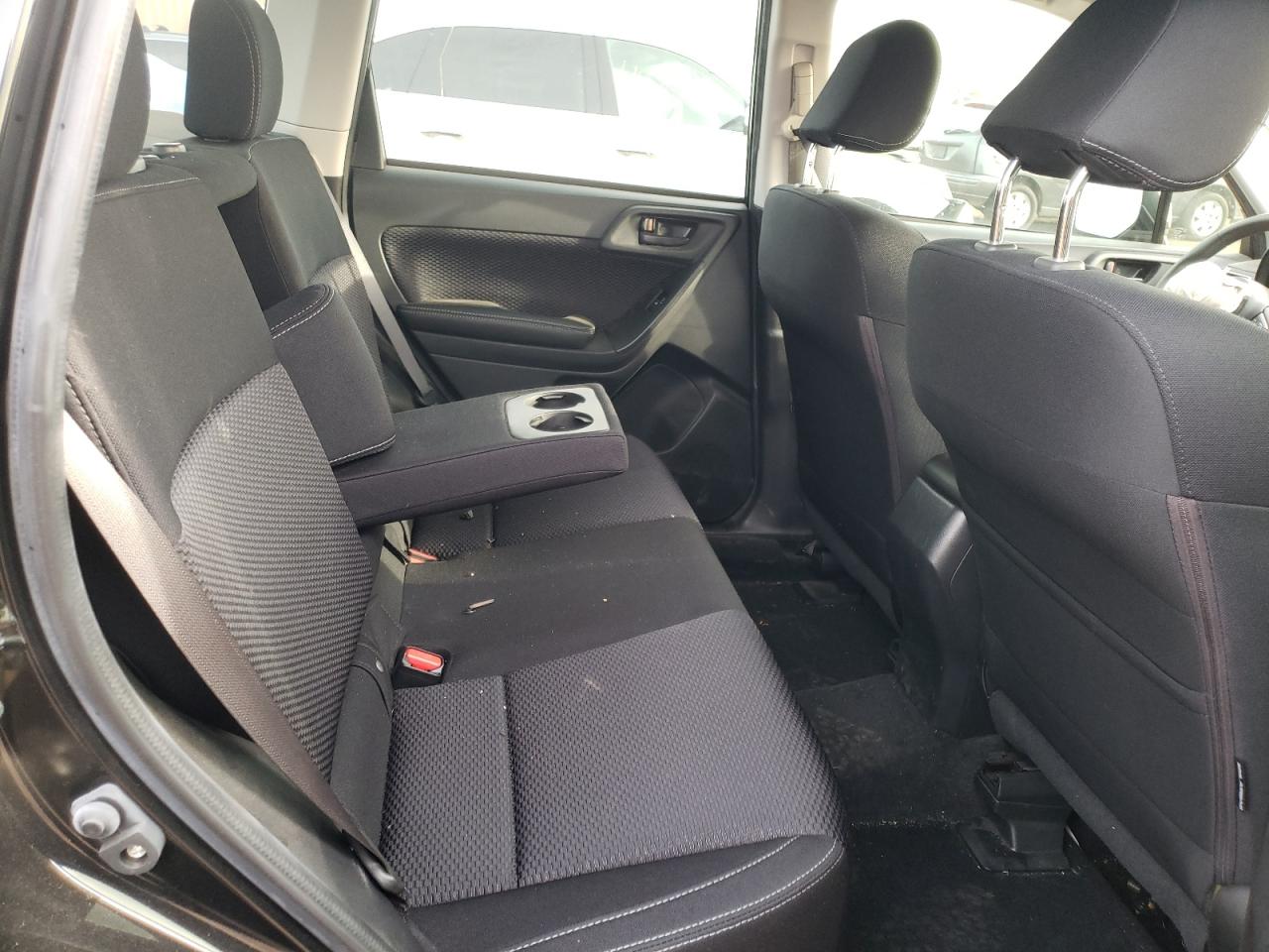 JF2SJAEC1JH532425 2018 Subaru Forester 2.5I Premium