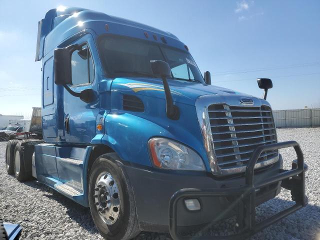 Lot #2461582318 2015 FREIGHTLINER CASCADIA 1 salvage car