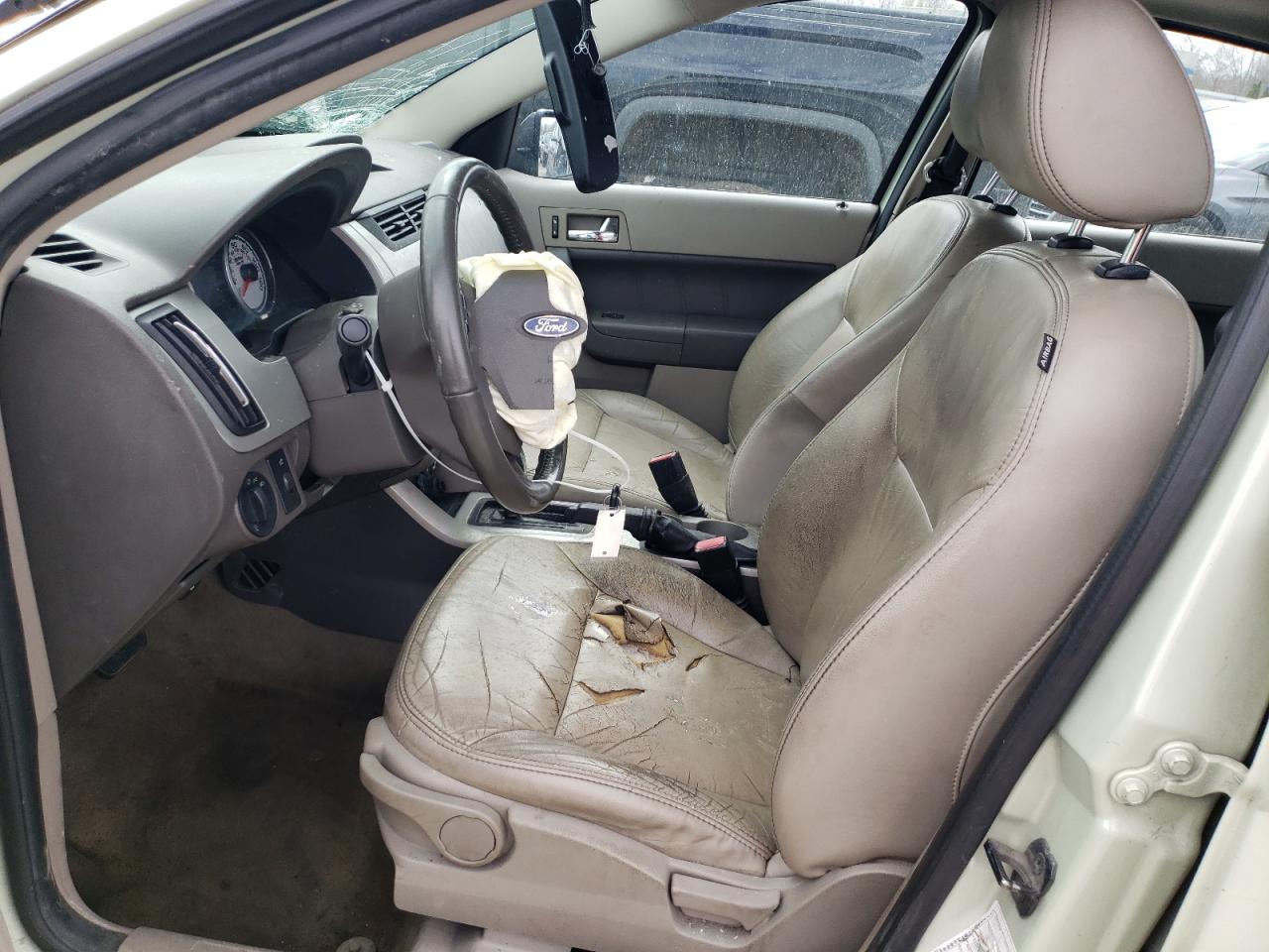 1FAHP3HN1AW264087 2010 Ford Focus Sel