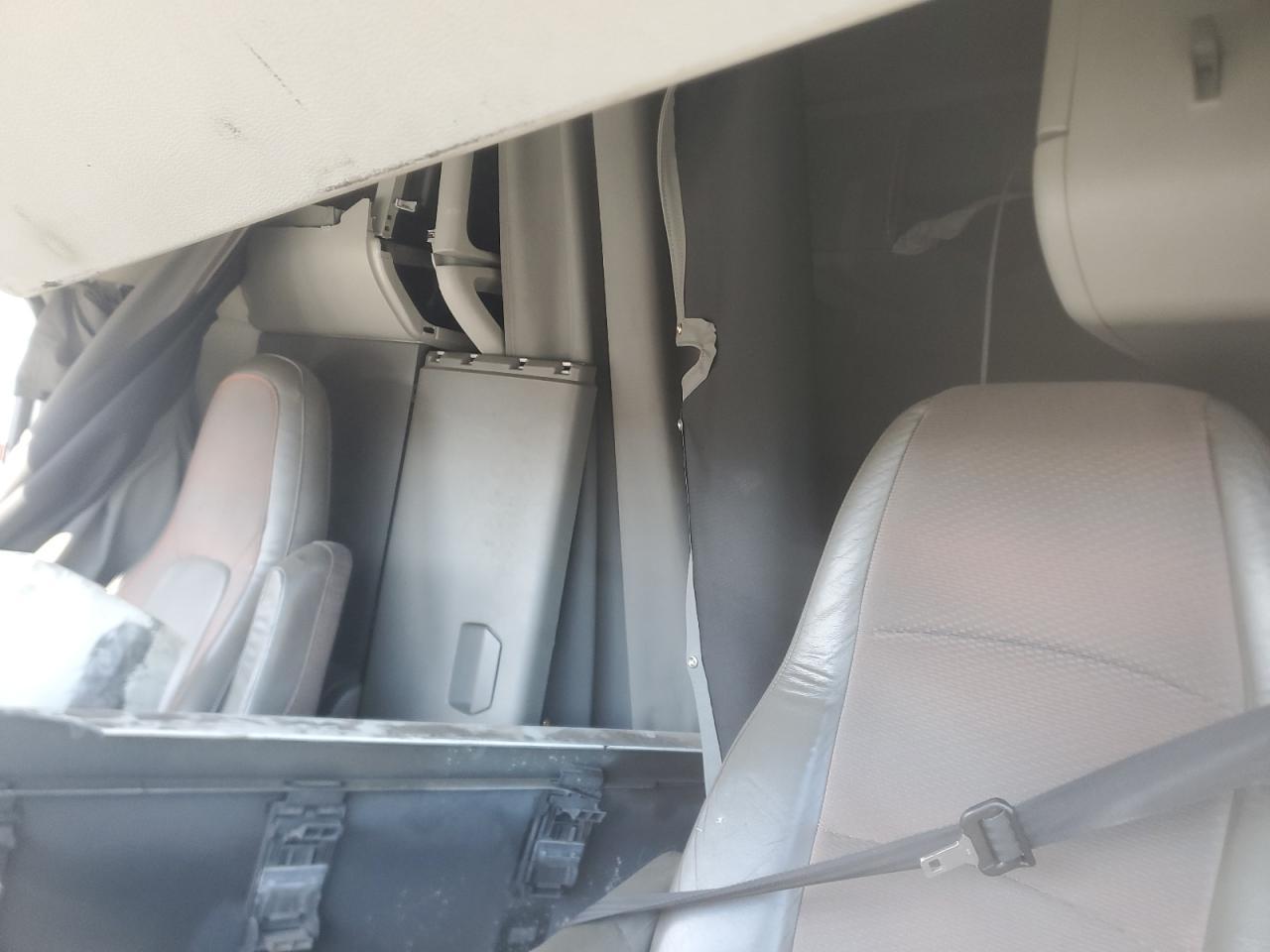 4V4NC9TH9KN216216 2019 Volvo Vn Vnl