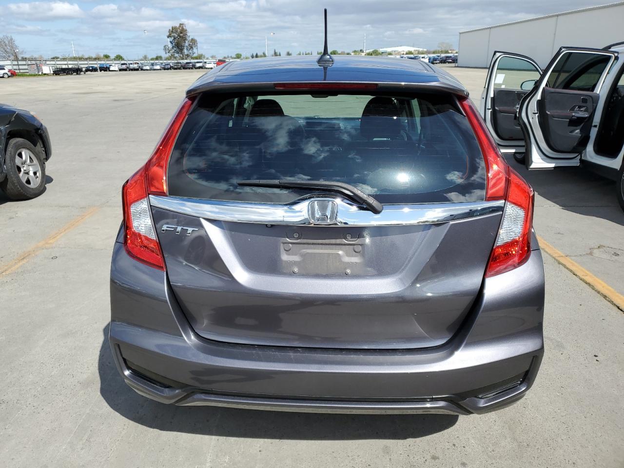 3HGGK5H85JM714027 2018 Honda Fit Ex