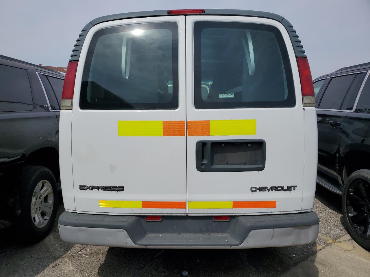 1GCFG25W211136186 2001 Chevrolet Express G2500