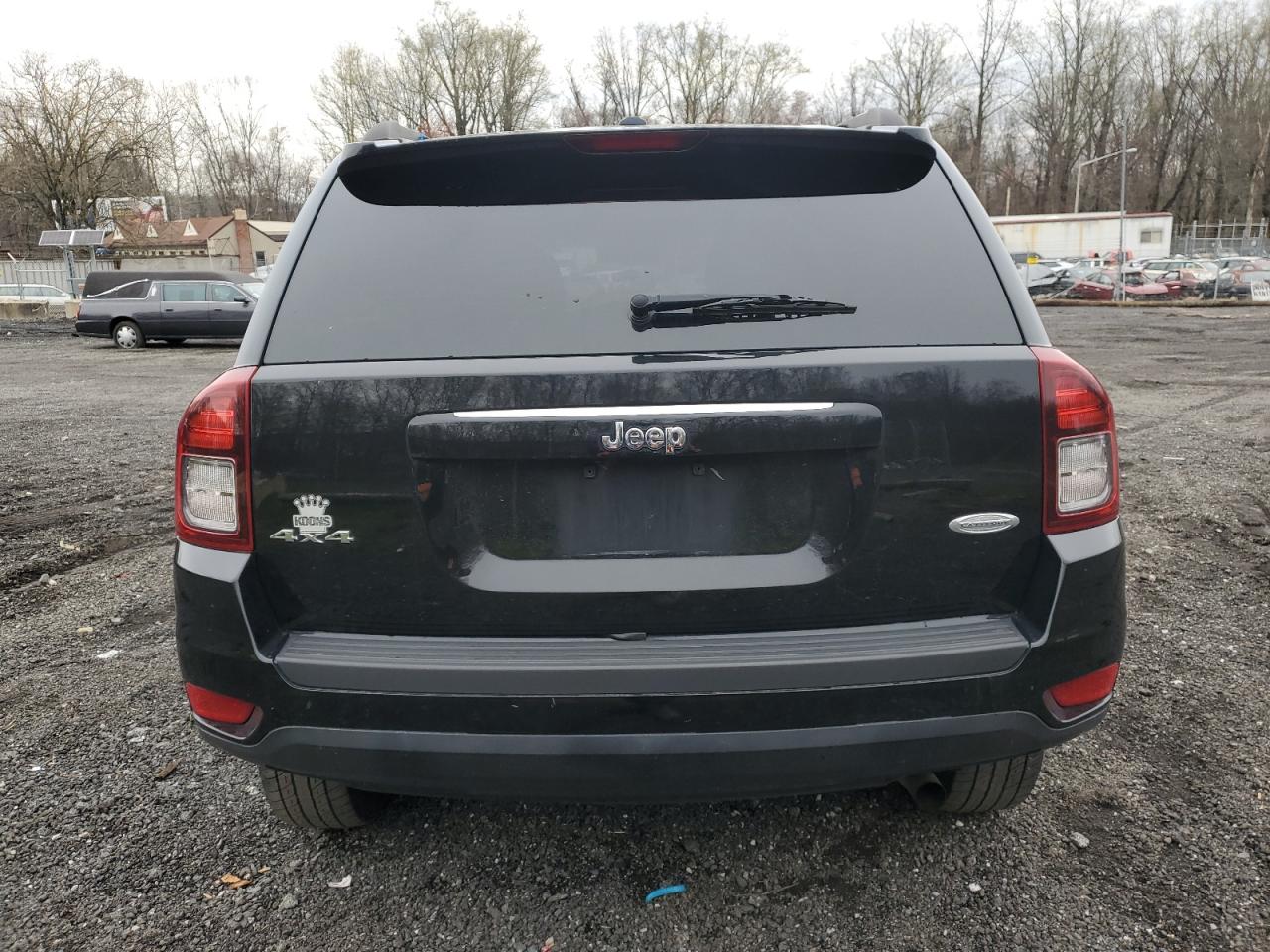 1C4NJDEB9GD687065 2016 Jeep Compass Latitude