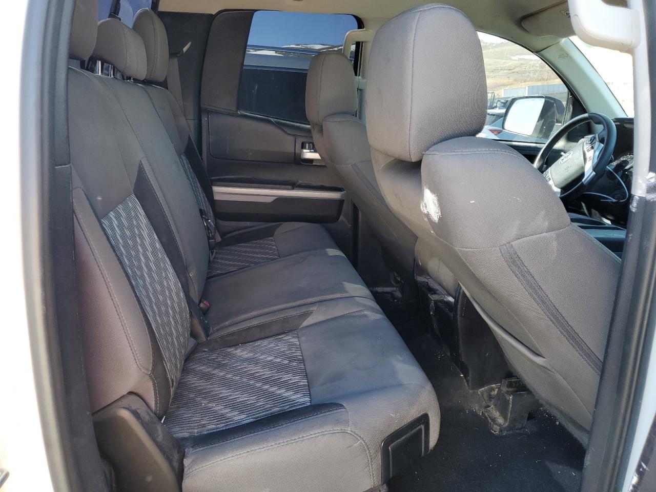 2018 Toyota Tundra Double Cab Sr/Sr5 vin: 5TFRM5F1XJX123399