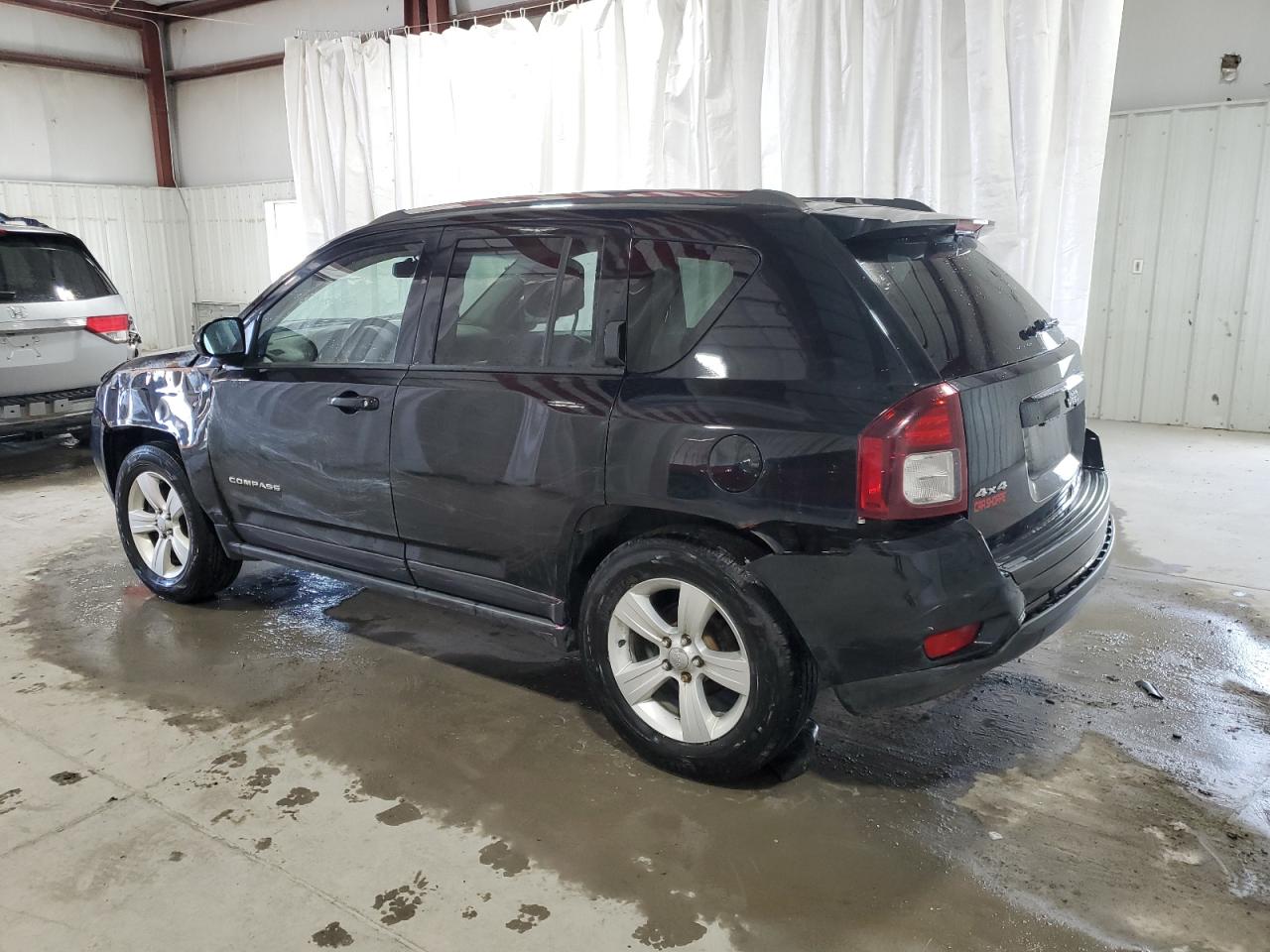 2014 Jeep Compass Latitude vin: 1C4NJDEBXED647719