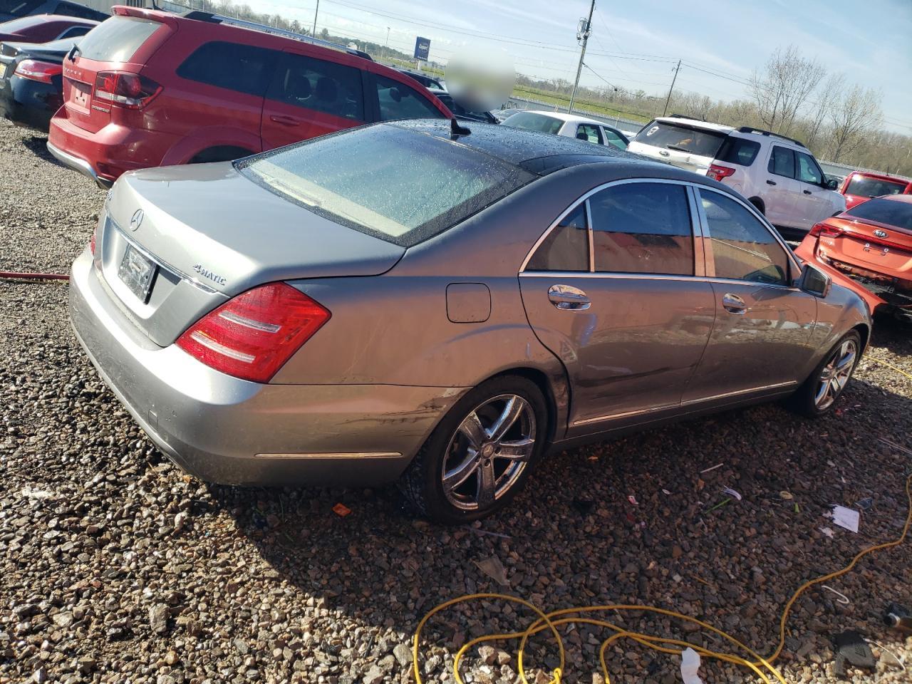 MERCEDES-BENZ S 550 4MAT -