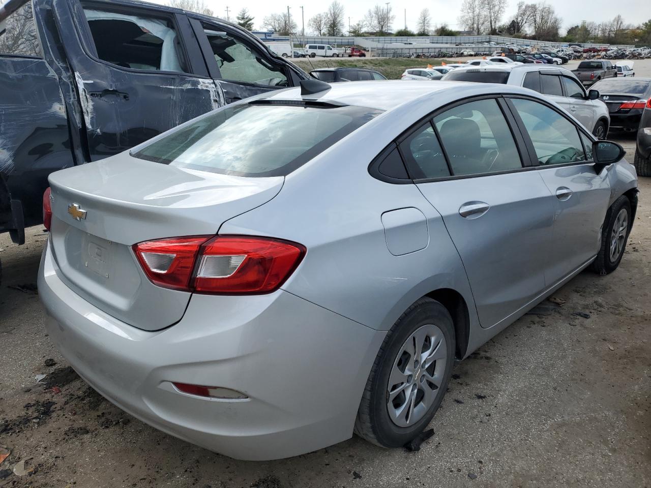 2019 Chevrolet Cruze vin: 1G1BJ5SM4K7102729