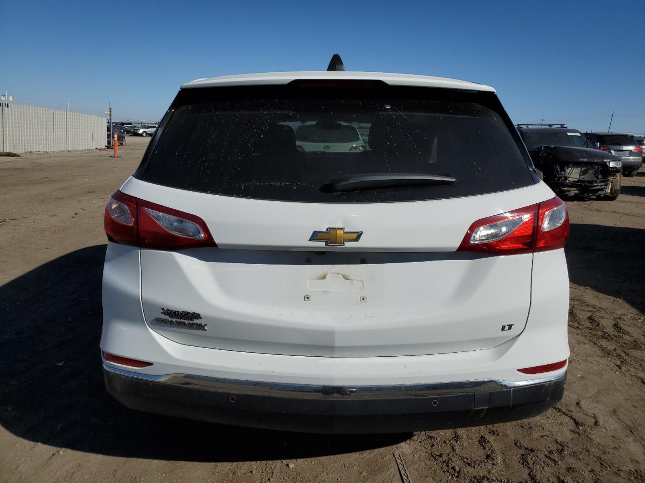 2GNAXJEV3J6241206 2018 Chevrolet Equinox Lt