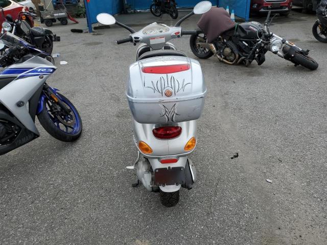 2002 VESPA M198F ZAPM198F725005728