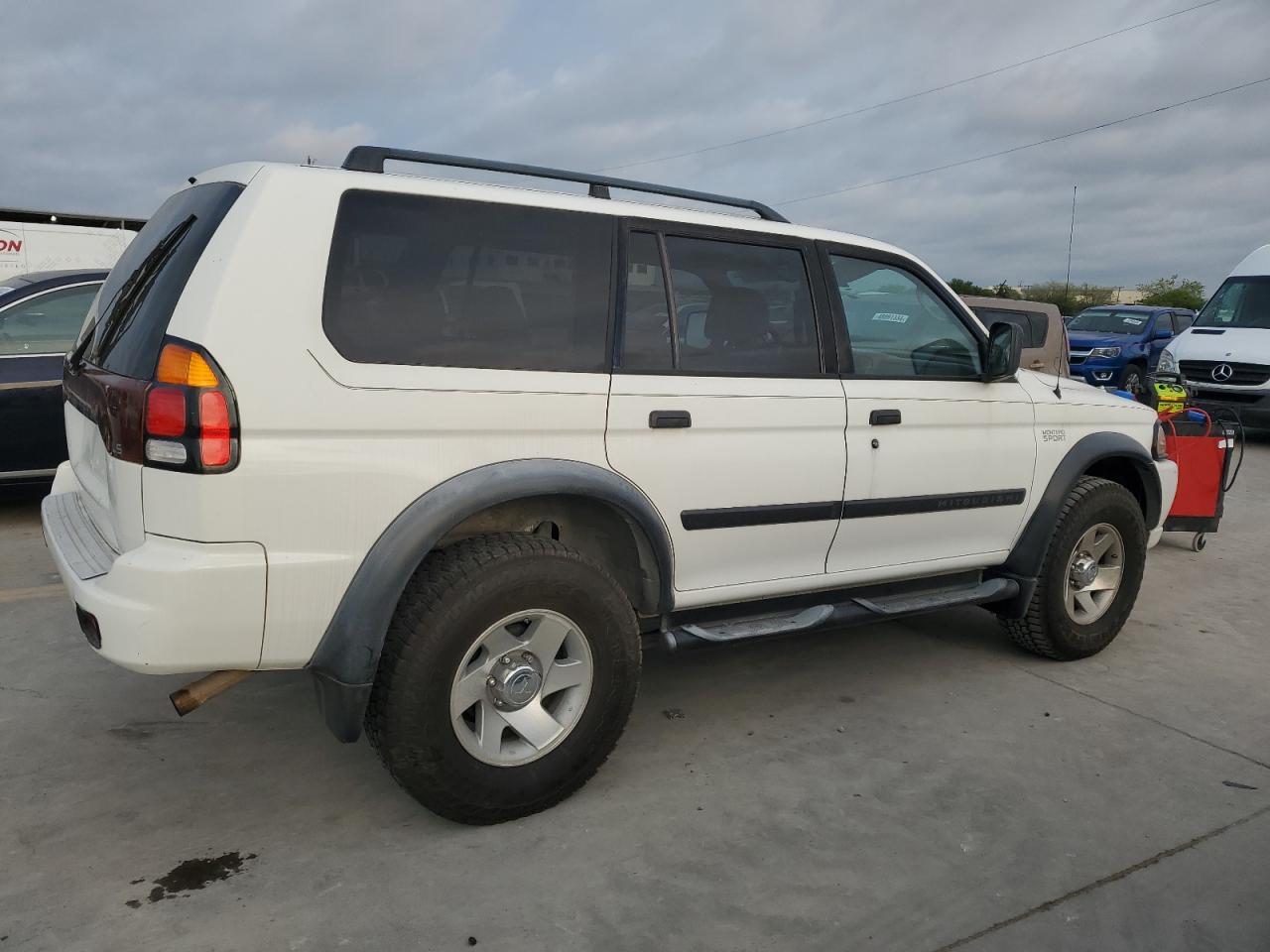 JA4LS21HX2P013964 2002 Mitsubishi Montero Sport Es