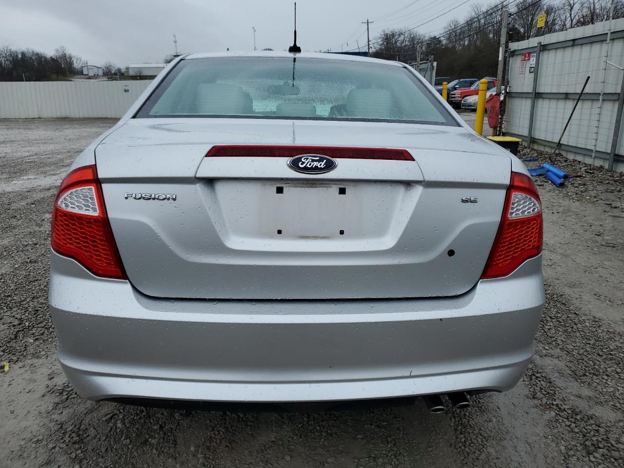 3FAHP0HAXBR217561 2011 Ford Fusion Se