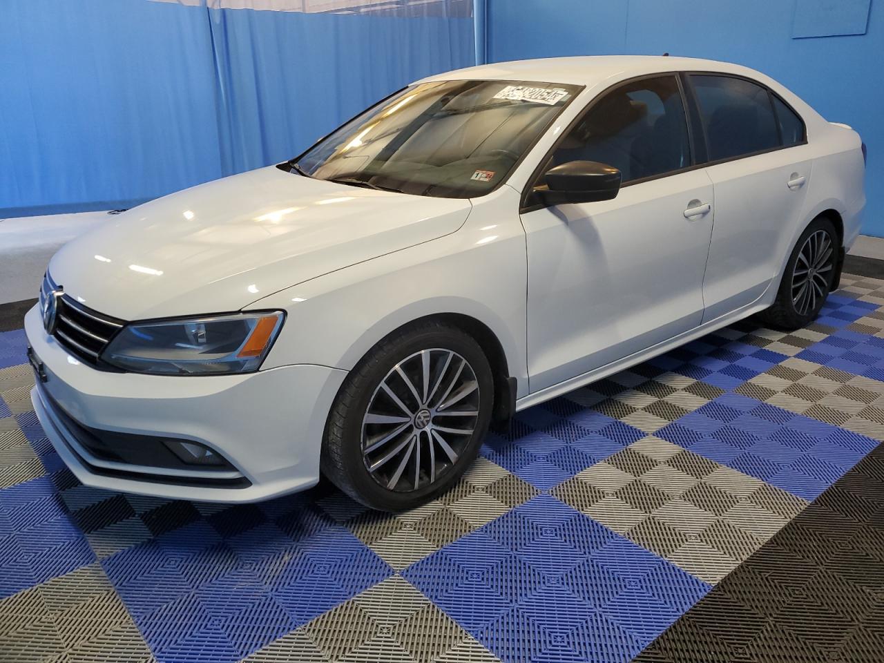 3VWD17AJ1GM390867 2016 Volkswagen Jetta Sport