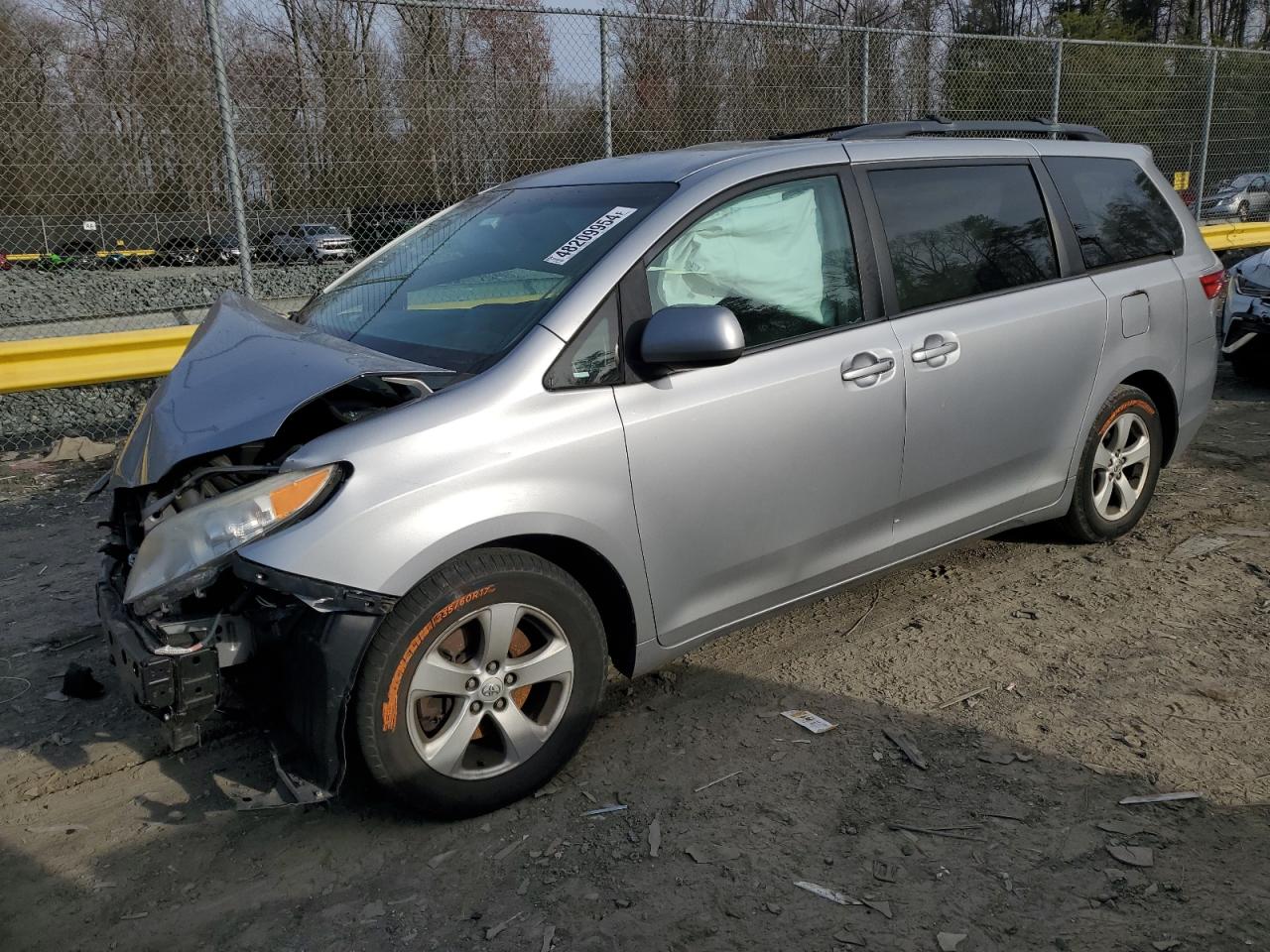 5TDKK3DC2FS570015 2015 Toyota Sienna Le