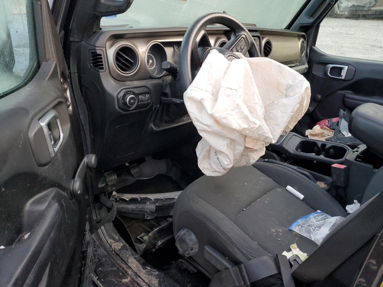 1C4HJXDGXJW199623 2018 Jeep Wrangler Unlimited Sport