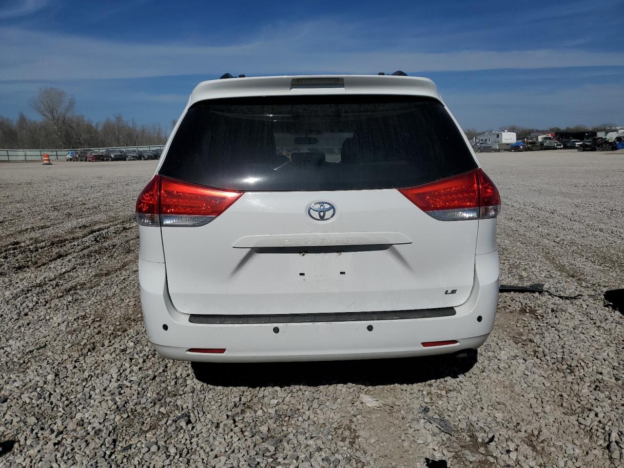 5TDKK3DC9CS247480 2012 Toyota Sienna Le