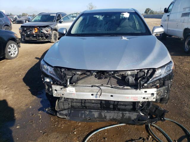 2018 Toyota Camry Le VIN: 4T1B31HK6JU504411 Lot: 39248965