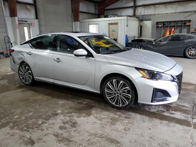 2023 Nissan Altima - Image 4