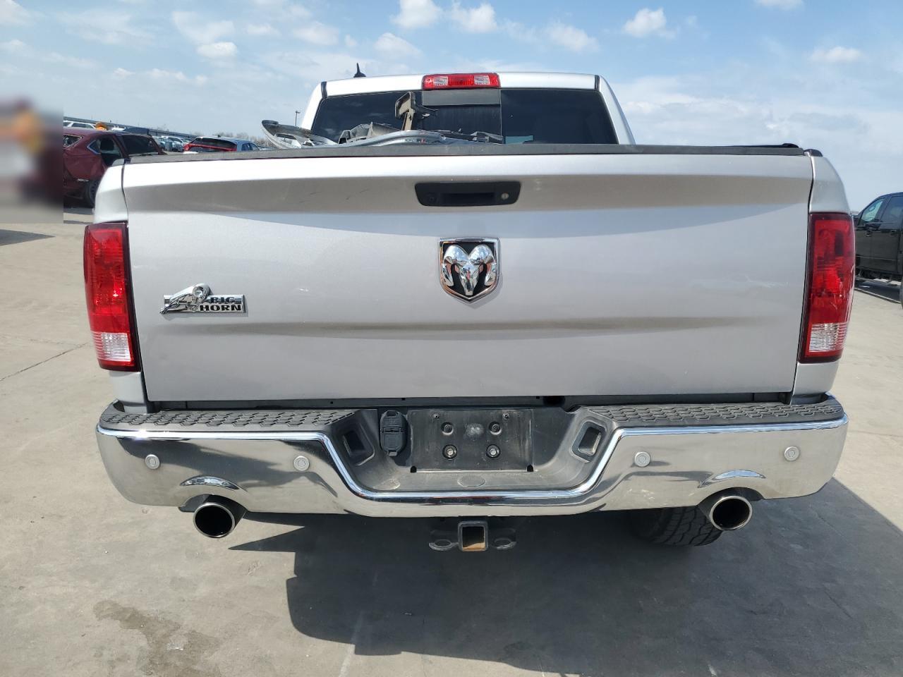 1C6RR6LT3HS556395 2017 Ram 1500 Slt